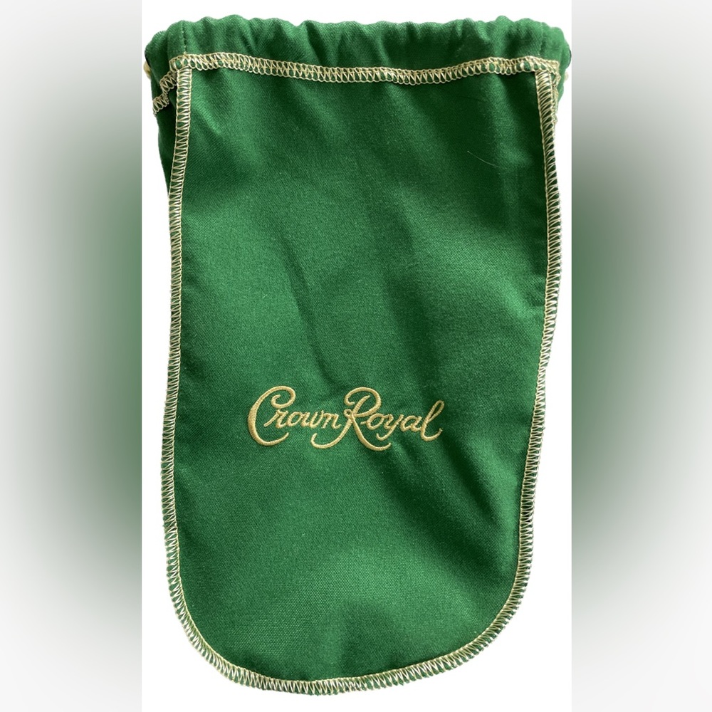 ☘️ Empty Crown Royal Apple 750 ML liquor bottle bag in excellent condition